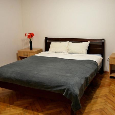 Brand New Apartment In City Center Львов Экстерьер фото